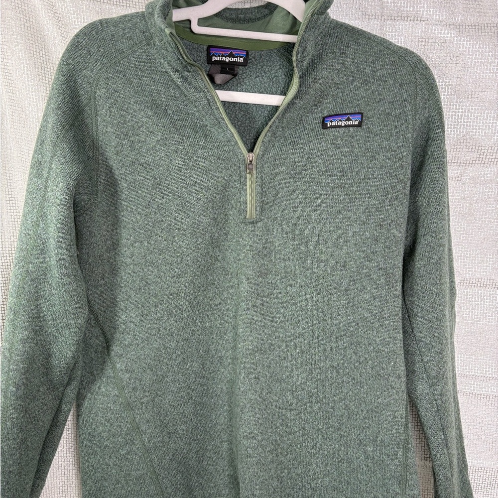 Patagonia Women’s Sage Green Quarter Zip Fleece Pullover - Picture 2 of 8